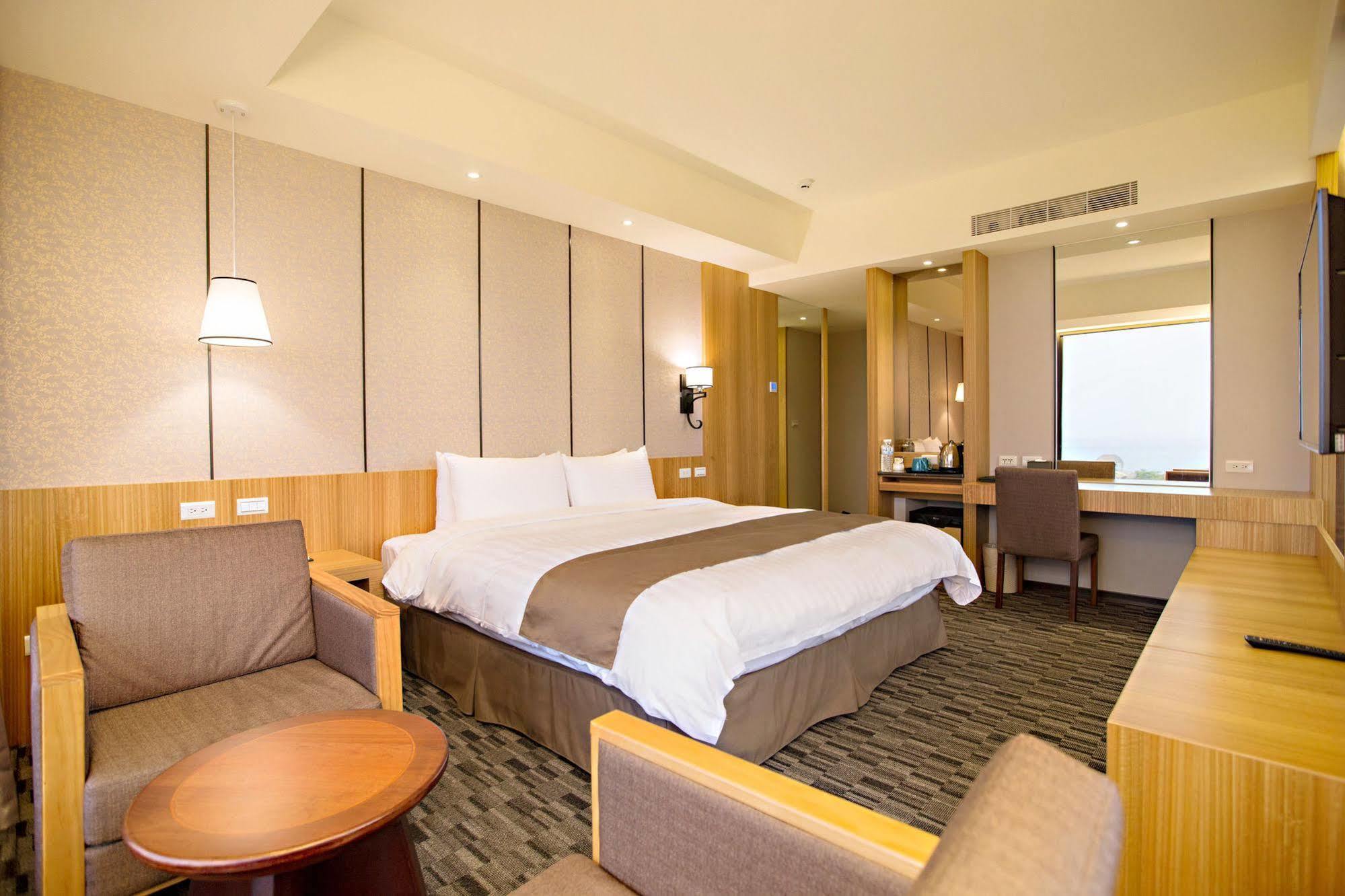 Kaishen Starlight Hotel T'ai-tung Kültér fotó